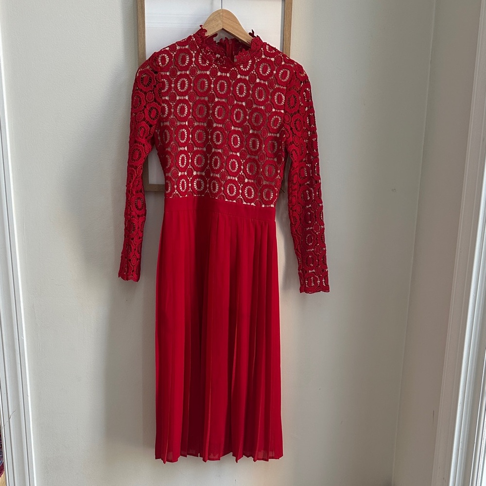 Ivy City Co Red Lace Long Sleeve Midi Dress | XS